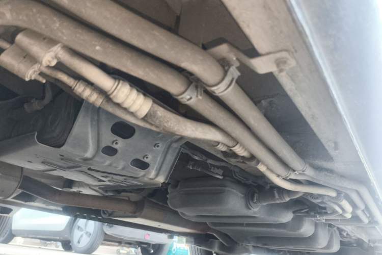 Used Mercedes-Benz Vito 2018 2.0T Business Version China V Emission Standard Chassis Front Left