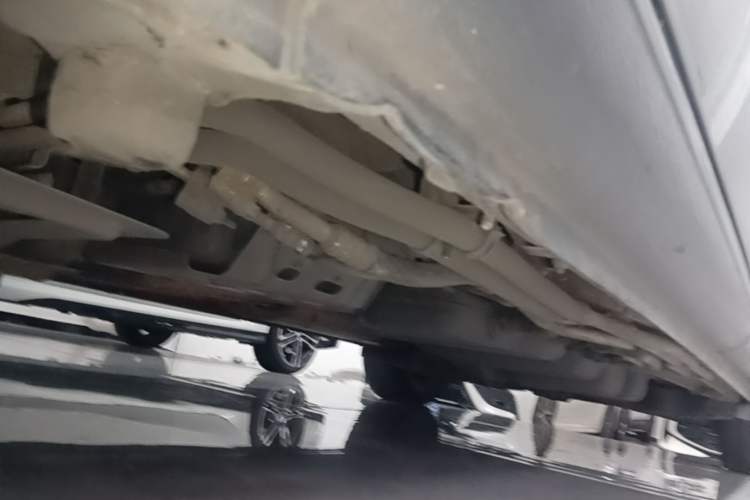 Used Mercedes-Benz Vito 2018 2.0T Business Version China V Emission Standard Chassis Front Left