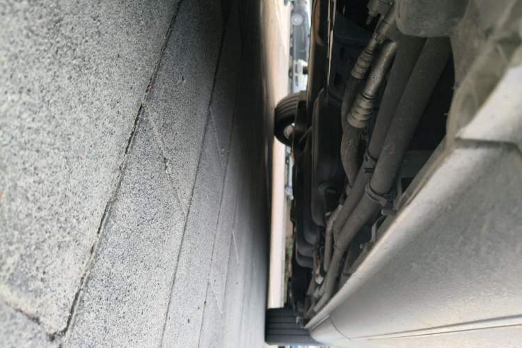 Used Mercedes-Benz Vito 2018 2.0T Business Version China VI Emission Standard Chassis Front Left