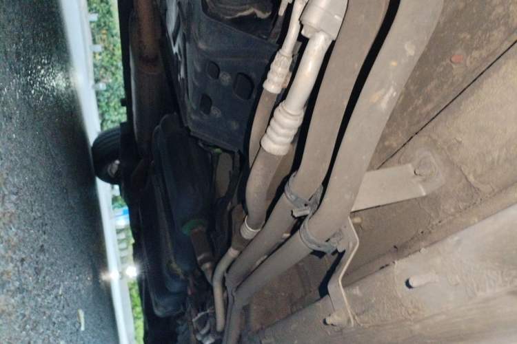 Used Mercedes-Benz Vito 2018 2.0T Business Version China VI Emission Standard Chassis Front Left