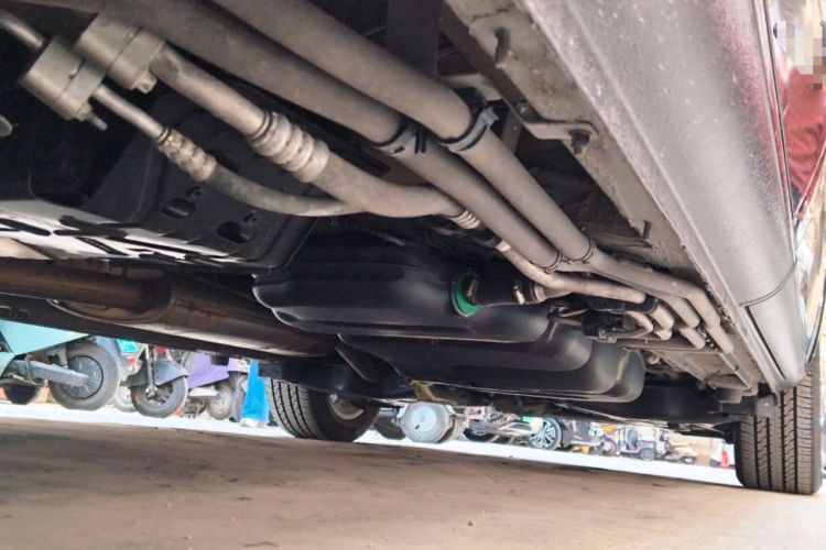 Used Mercedes-Benz Vito 2018 2.0T Business Version China VI Emission Standard Chassis Front Left