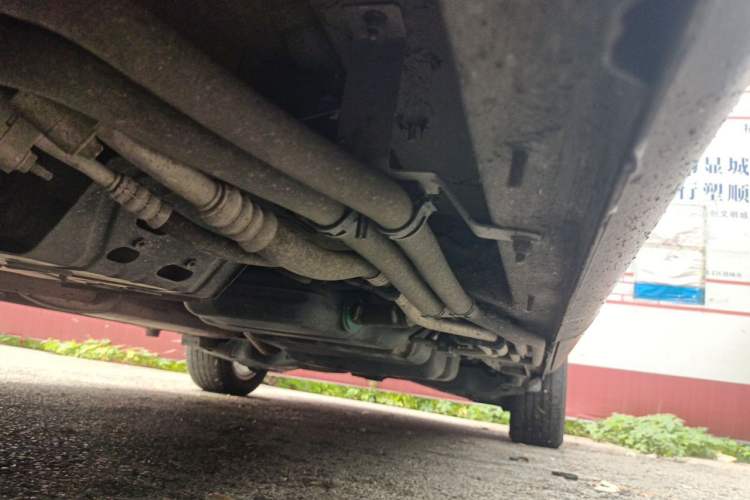 Used Mercedes-Benz Vito 2018 2.0T Business Version China V Emission Standard Chassis Front Left