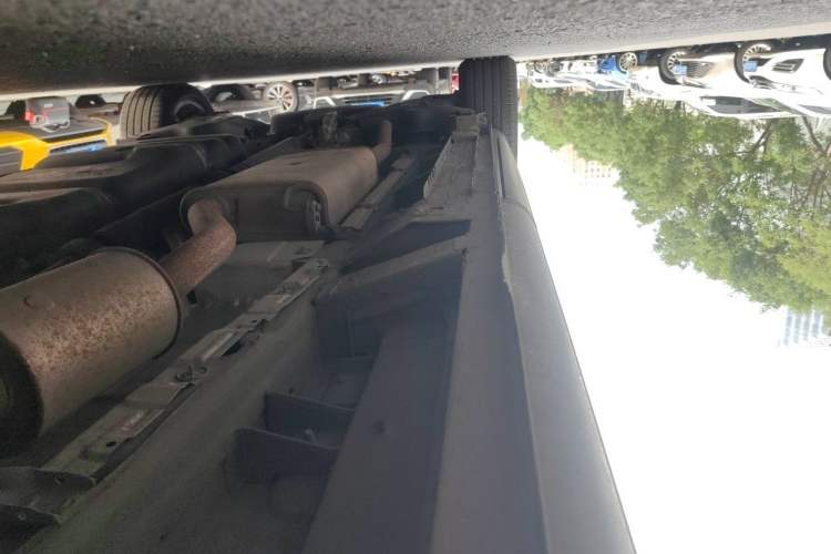 Used Mercedes-Benz Vito 2018 2.0T Business Version China V Emission Standard Chassis Front Right