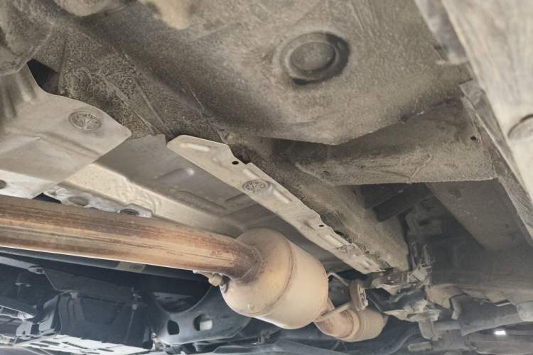 Used Mercedes-Benz Vito 2018 2.0T Business Version China VI Emission Standard Chassis Front Right