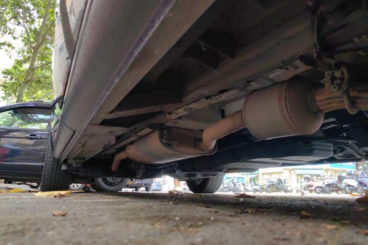Used Mercedes-Benz Vito 2018 2.0T Business Version China VI Emission Standard Chassis Front Right