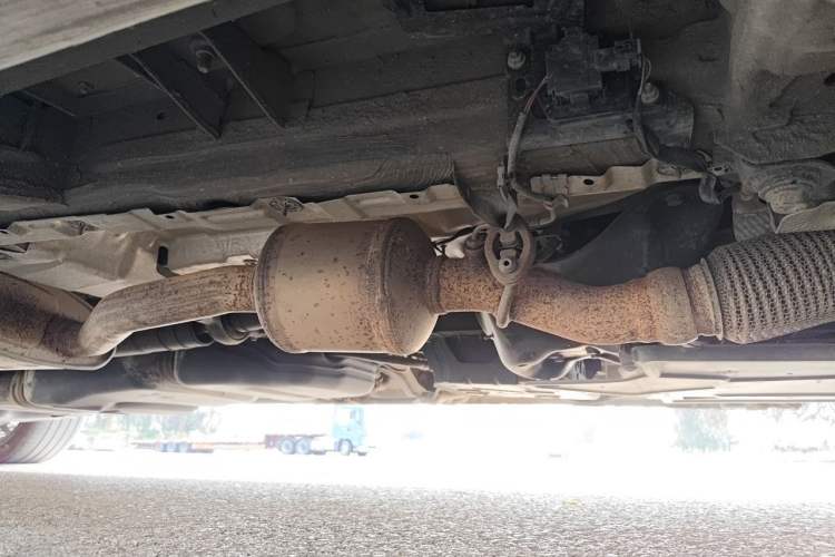 Used Mercedes-Benz Vito 2018 2.0T Business Version China V Emission Standard Chassis Front Right