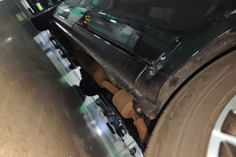 Used Mercedes-Benz Vito 2018 2.0T Business Version China VI Emission Standard Chassis Front Right