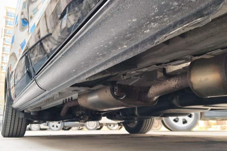 Used Mercedes-Benz Vito 2018 2.0T Business Version China VI Emission Standard Chassis Front Right