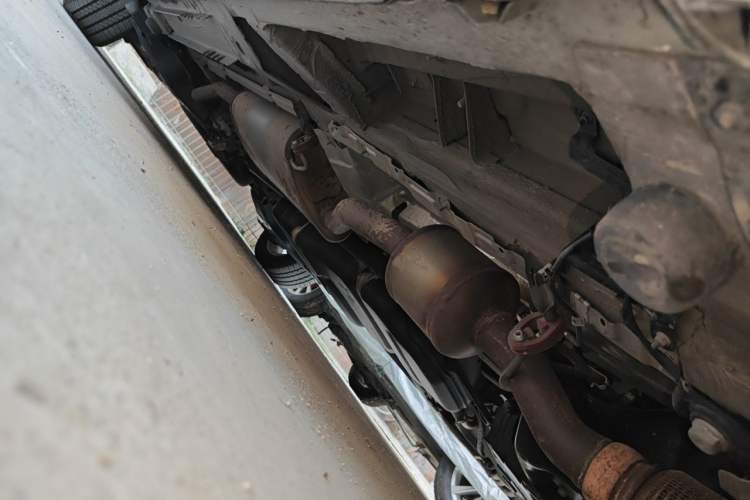 Used Mercedes-Benz Vito 2018 2.0T Business Version China VI Emission Standard Chassis Front Right