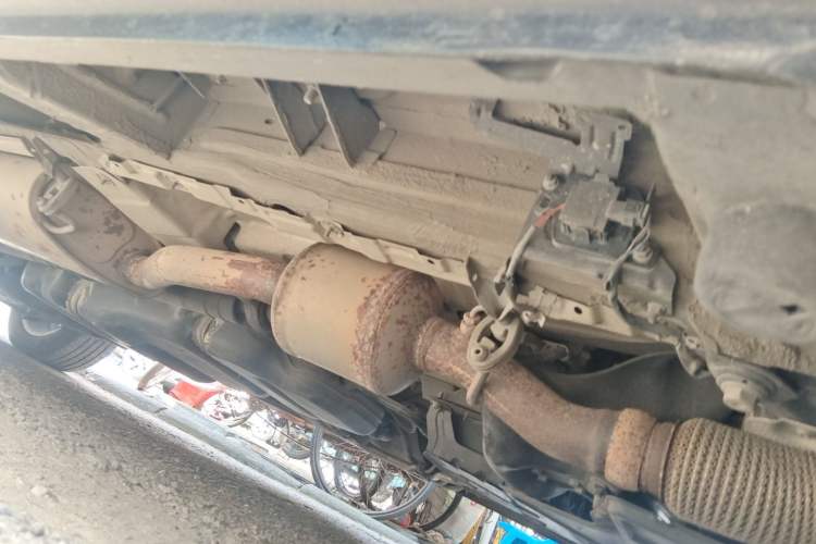 Used Mercedes-Benz Vito 2018 2.0T Business Version China VI Emission Standard Chassis Front Right