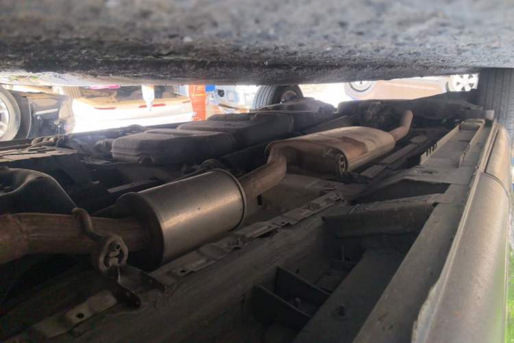 Used Mercedes-Benz Vito 2018 2.0T Business Version China VI Emission Standard Chassis Front Right