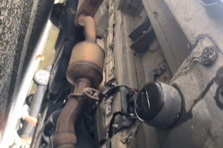 Used Mercedes-Benz Vito 2018 2.0T Business Version China VI Emission Standard Chassis Front Right