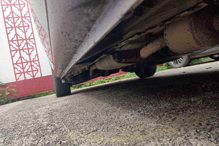 Used Mercedes-Benz Vito 2018 2.0T Business Version China V Emission Standard Chassis Front Right