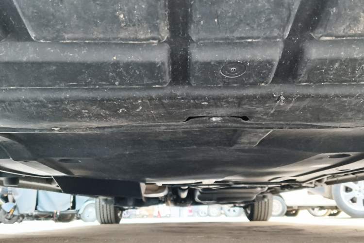 Used Mercedes-Benz Vito 2018 2.0T Business Version China VI Emission Standard Chassis Front