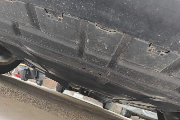 Used Mercedes-Benz Vito 2018 2.0T Business Version China VI Emission Standard Chassis Front