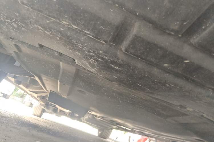 Used Mercedes-Benz Vito 2018 2.0T Business Version China VI Emission Standard Chassis Front