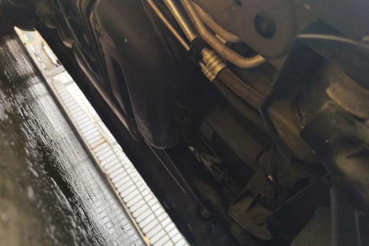 Used Mercedes-Benz Vito 2018 2.0T Business Version China V Emission Standard Chassis Rear Left