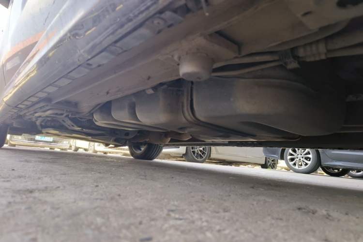 Used Mercedes-Benz Vito 2018 2.0T Business Version China V Emission Standard Chassis Rear Left