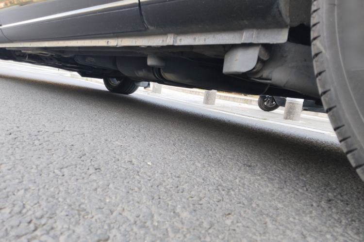 Used Mercedes-Benz Vito 2018 2.0T Business Version China VI Emission Standard Chassis Rear Left