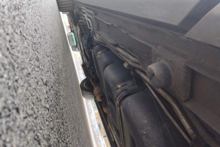 Used Mercedes-Benz Vito 2018 2.0T Business Version China VI Emission Standard Chassis Rear Left