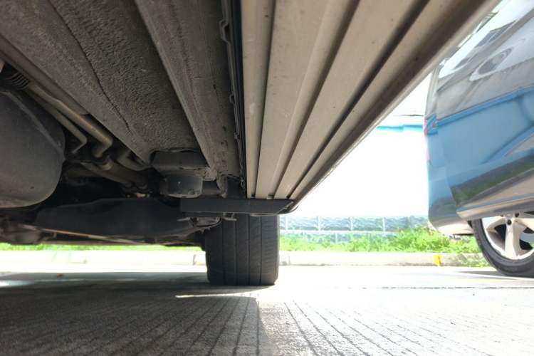 Used Mercedes-Benz Vito 2018 2.0T Business Version China V Emission Standard Chassis Rear Left