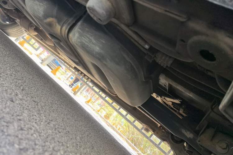 Used Mercedes-Benz Vito 2018 2.0T Business Version China V Emission Standard Chassis Rear Left