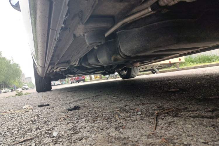 Used Mercedes-Benz Vito 2018 2.0T Business Version China V Emission Standard Chassis Rear Left
