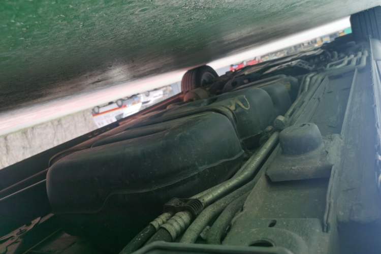 Used Mercedes-Benz Vito 2018 2.0T Business Version China VI Emission Standard Chassis Rear Left