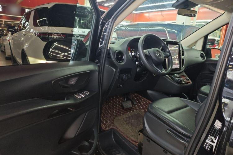 Used Mercedes-Benz Vito 2018 2.0T Elite Version 7 Seats China V Emission Standard Driver Seat
