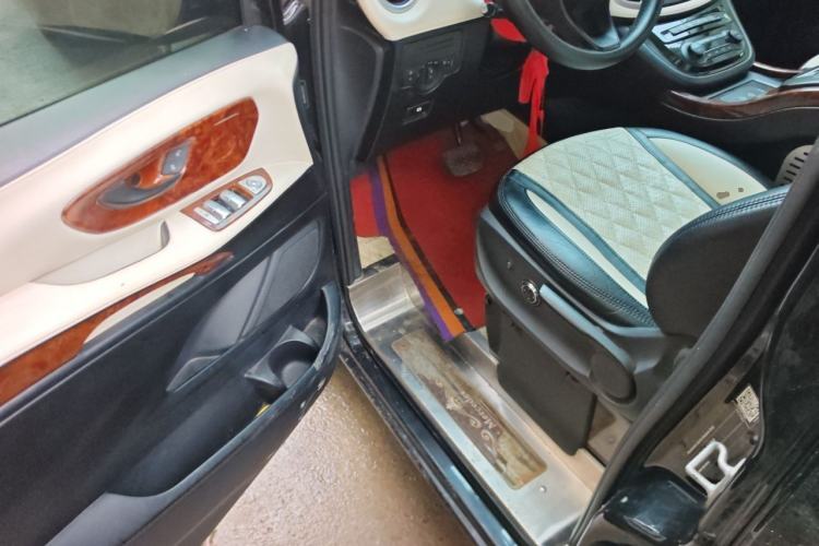 Used Mercedes-Benz Vito 2018 2.0T Elite Version 7 Seats China VI Emission Standard Driver Seat