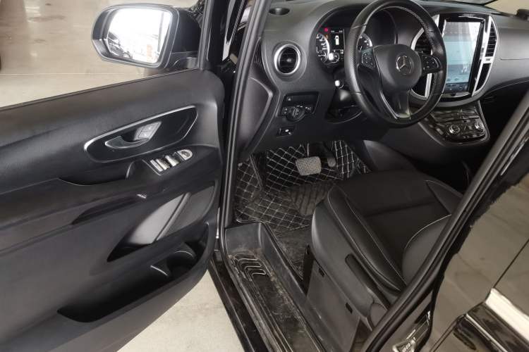 Used Mercedes-Benz Vito 2018 2.0T Business Version China VI Emission Standard Driver Seat