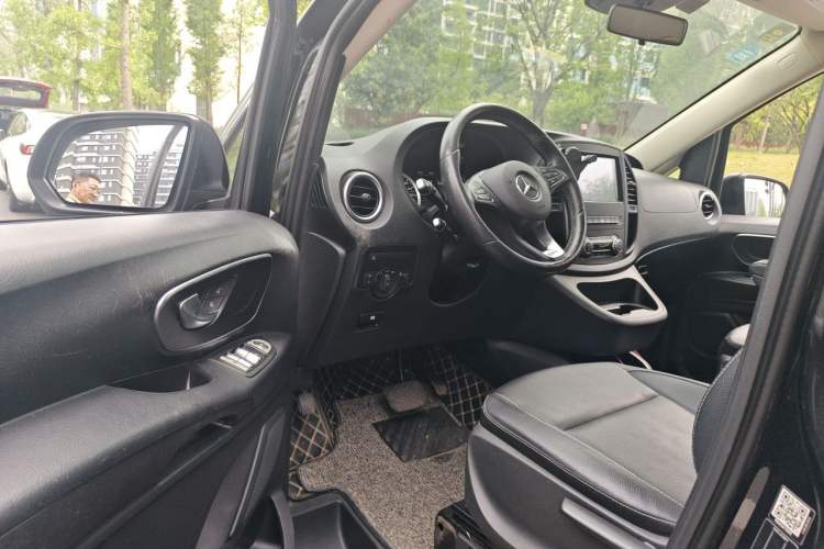 Used Mercedes-Benz Vito 2018 2.0T Business Version China V Emission Standard Driver Seat