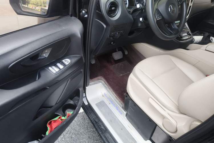 Used Mercedes-Benz Vito 2018 2.0T Elite Version 7 Seats China VI Emission Standard Driver Seat