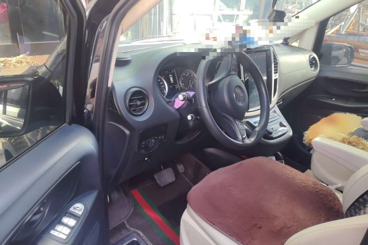 Used Mercedes-Benz Vito 2018 2.0T Elite Version 7 Seats China V Emission Standard Driver Seat
