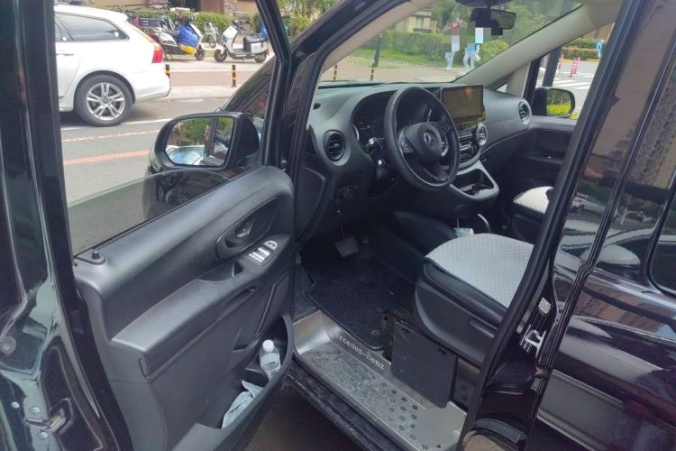 Used Mercedes-Benz Vito 2018 2.0T Elite Version 7 Seats China V Emission Standard Driver Seat