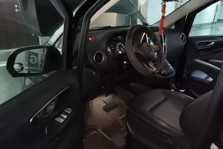 Used Mercedes-Benz Vito 2018 2.0T Business Version China VI Emission Standard Driver Seat