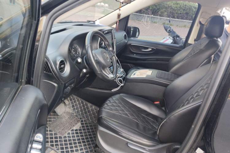 Used Mercedes-Benz Vito 2018 2.0T Business Version China VI Emission Standard Driver Seat
