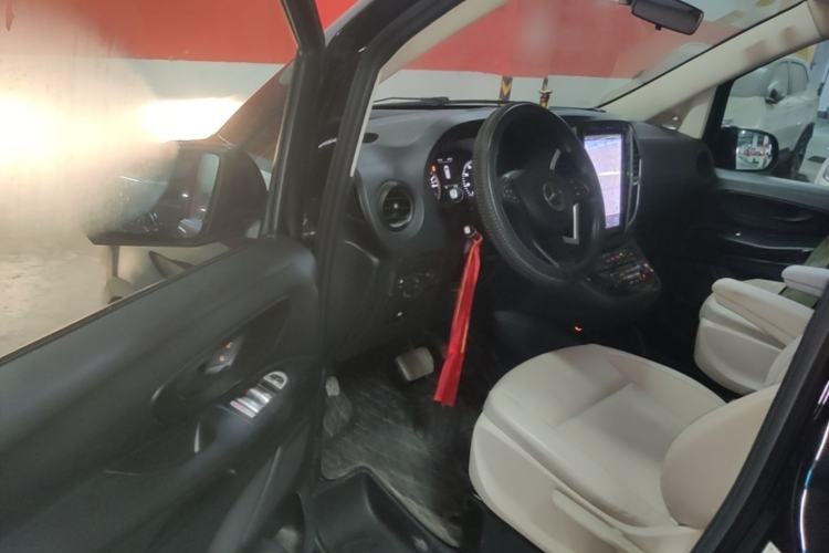 Used Mercedes-Benz Vito 2018 2.0T Elite Version 7 Seats China VI Emission Standard Driver Seat