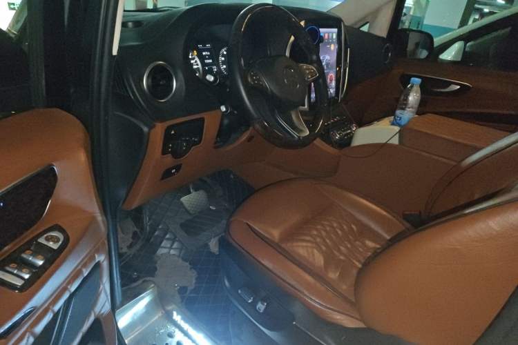 Used Mercedes-Benz Vito 2018 2.0T Business Version China VI Emission Standard Driver Seat