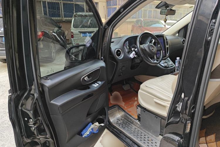 Used Mercedes-Benz Vito 2018 2.0T Business Version China VI Emission Standard Driver Seat