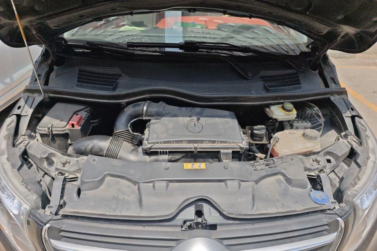 Used Mercedes-Benz Vito 2018 2.0T Business Version China V Emission Standard Engine Bay