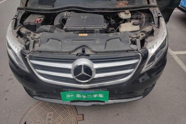Used Mercedes-Benz Vito 2018 2.0T Business Version China V Emission Standard Engine Bay