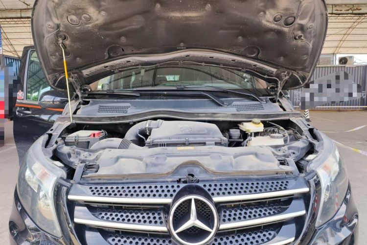 Used Mercedes-Benz Vito 2018 2.0T Business Version China V Emission Standard Engine Bay