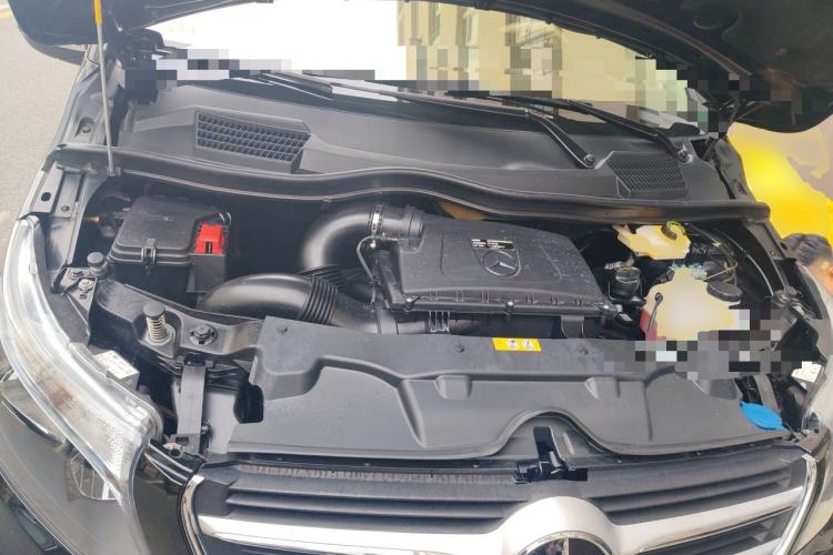 Used Mercedes-Benz Vito 2018 2.0T Elite Version 7 Seats China V Emission Standard Engine Bay