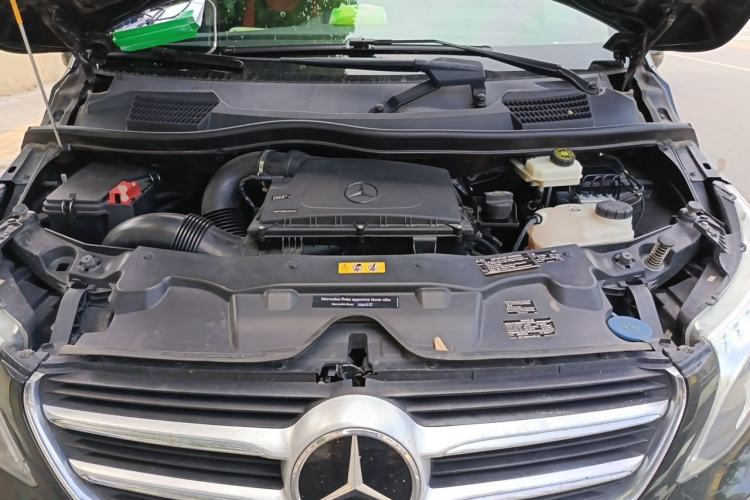 Used Mercedes-Benz Vito  Engine Bay