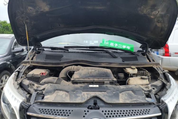 Used Mercedes-Benz Vito 2018 2.0T Business Version China VI Emission Standard Engine Bay