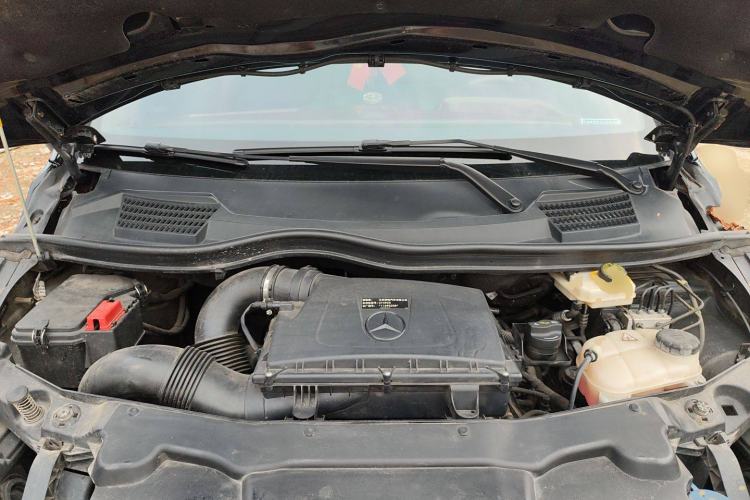Used Mercedes-Benz Vito 2018 2.0T Business Version China V Emission Standard Engine Bay