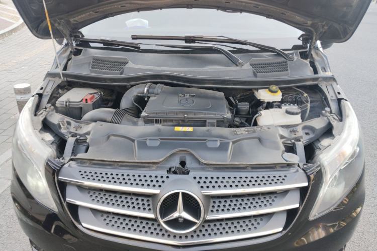 Used Mercedes-Benz Vito 2018 2.0T Business Version China VI Emission Standard Engine Bay