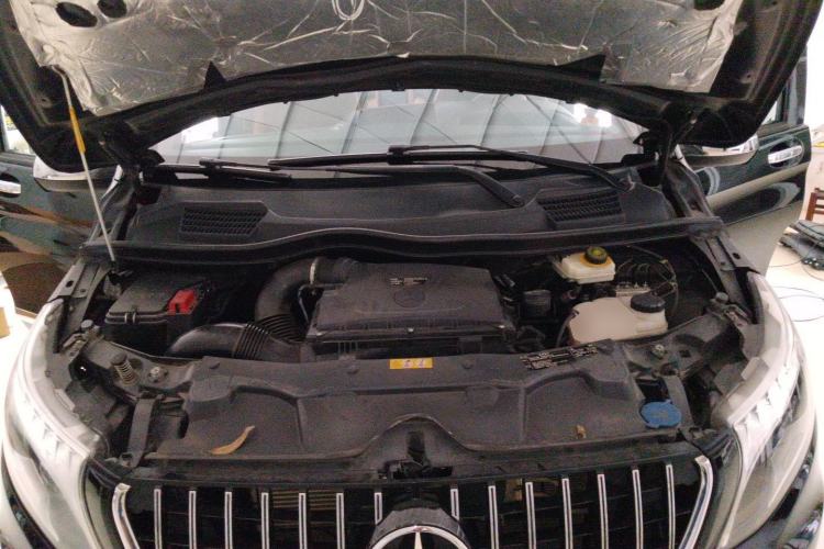 Used Mercedes-Benz Vito 2018 2.0T Business Version China V Emission Standard Engine Bay