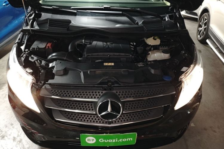 Used Mercedes-Benz Vito 2018 2.0T Business Version China VI Emission Standard Engine Bay